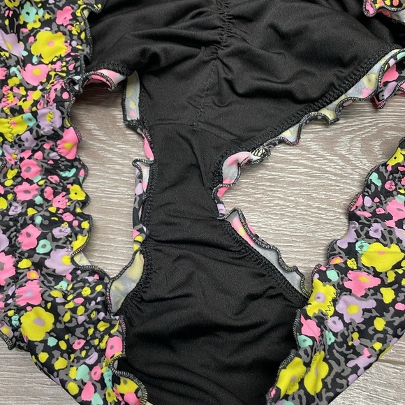 Victoria’s Secret Bikini Ruffle Cheeky Bottom Ruffle Halter Aqua Floral M/34C - Picture 8 of 16